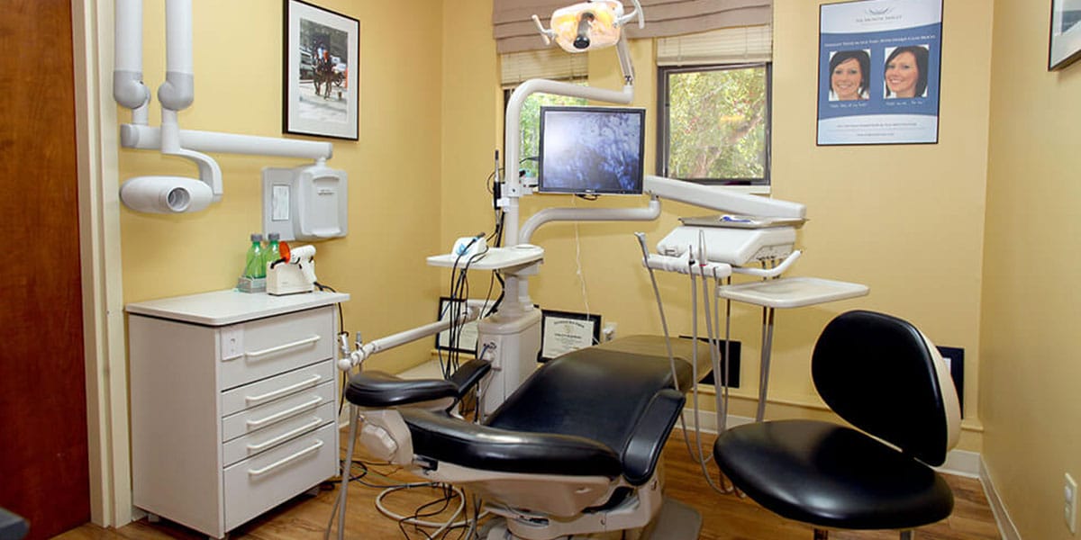 Dental technology decorative image